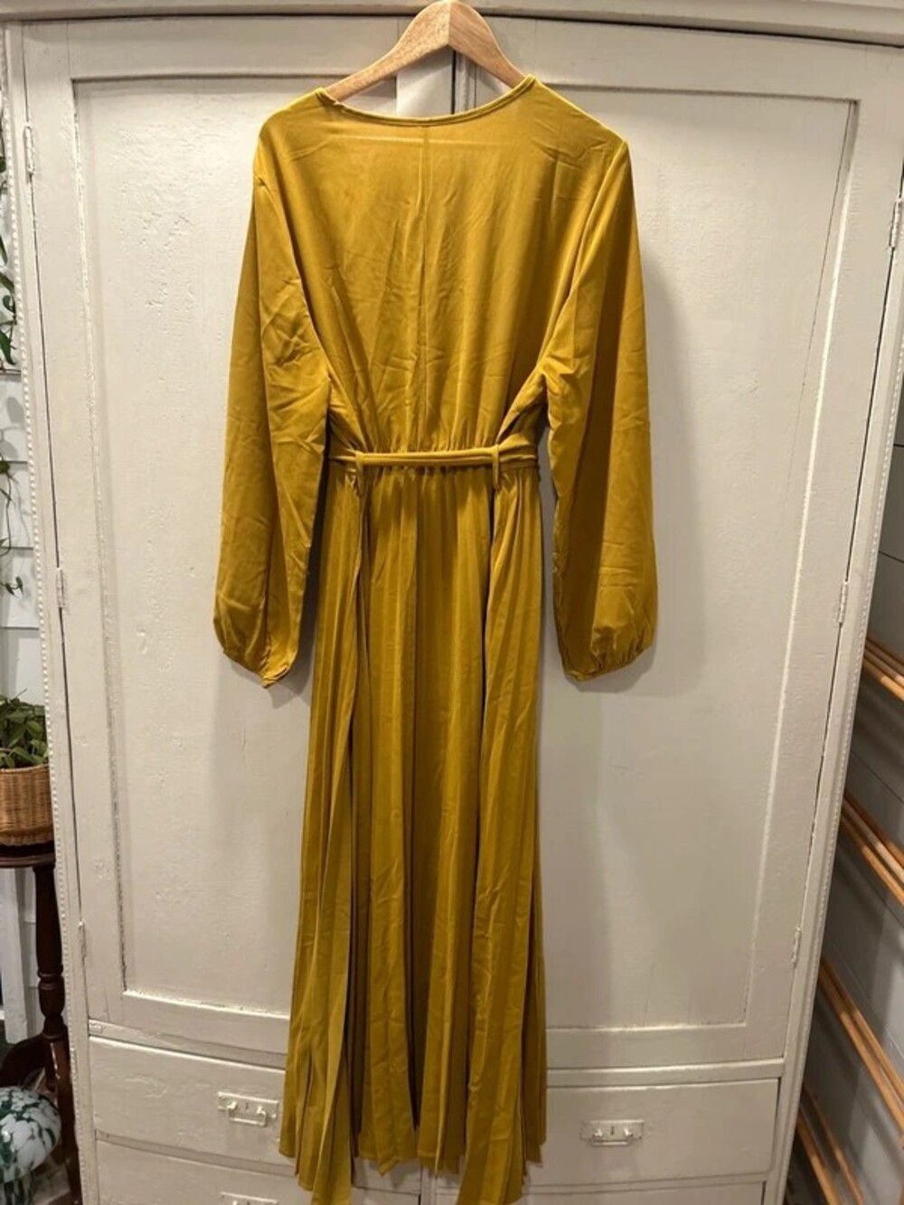 Women's yellow dress